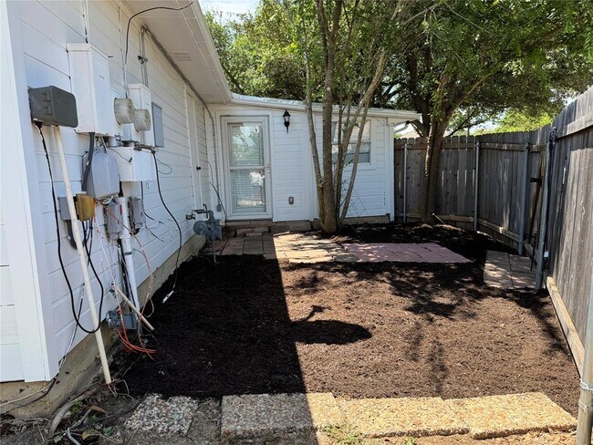 Building Photo - 8112 Willet Trail
