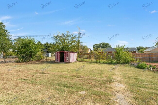Building Photo - 811 Vogel St