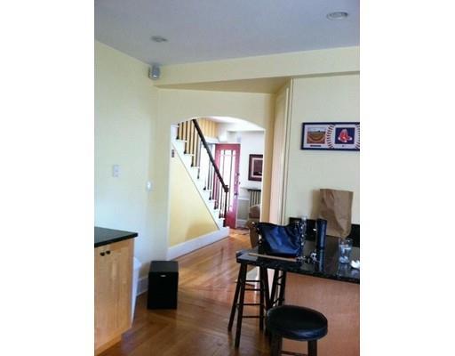 Building Photo - 3 Eastbourne St