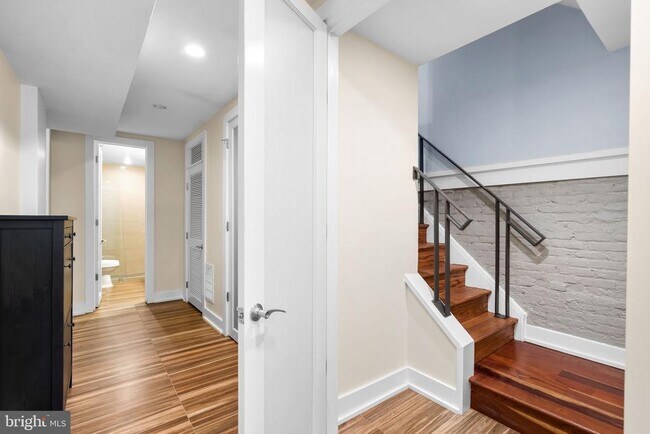 Building Photo - 747 Morton St NW