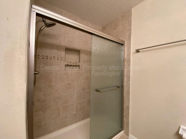 Building Photo - 4417 Waterside Pointe Cir