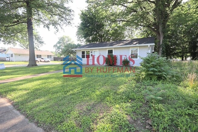 Building Photo - Three Bedroom House | Remodeled & Move in Ready | Deposit Special
