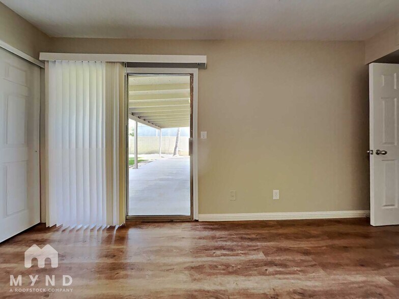 Building Photo - 818 E Piute Ave