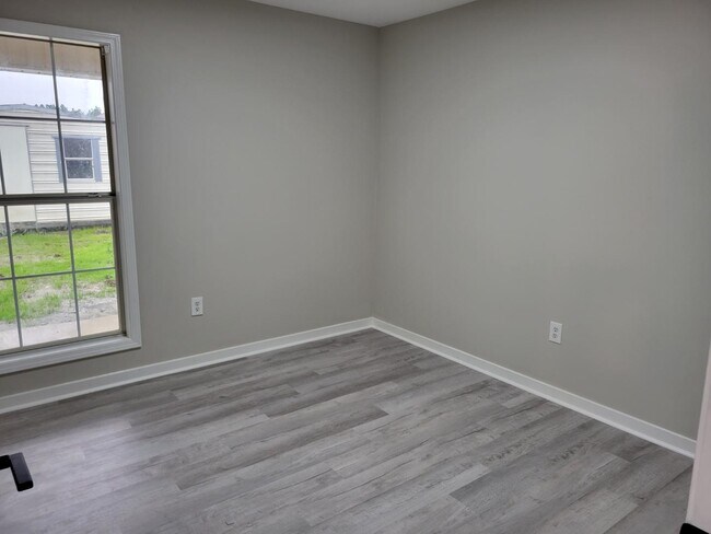 Building Photo - 119 Cedar Spring Cir