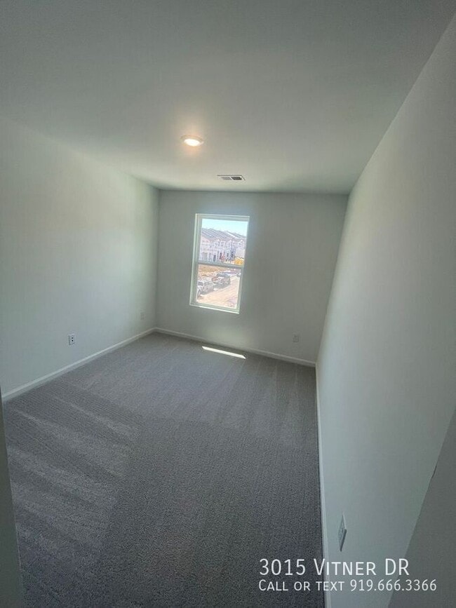 Building Photo - 3015 Vitner Dr