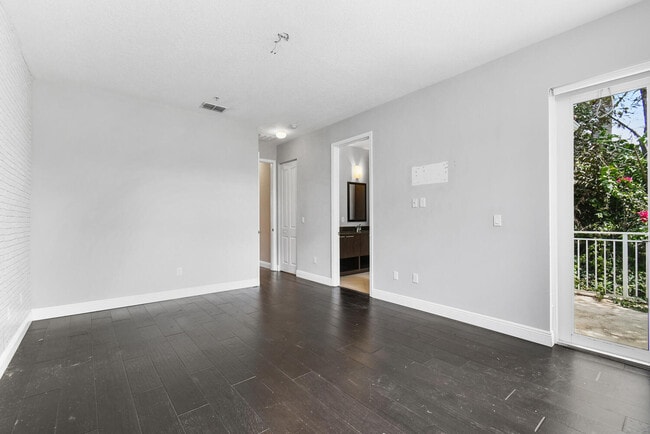 Building Photo - 1420 NW 49th Ln