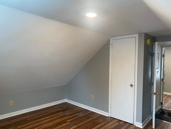 Building Photo - 55 Chase St