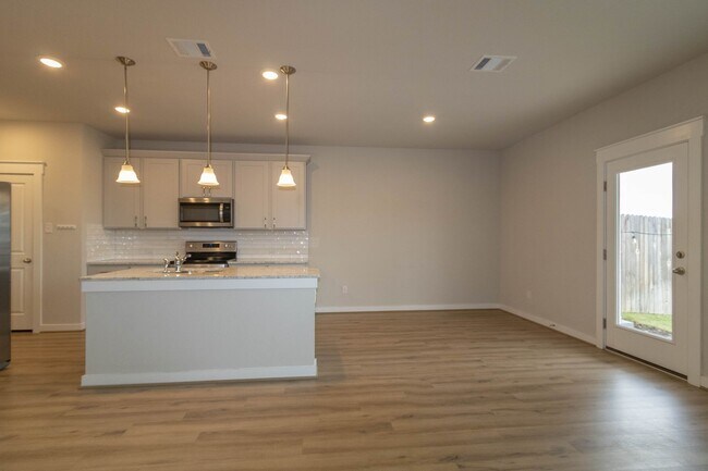 Building Photo - 417 Fieldwood Dr