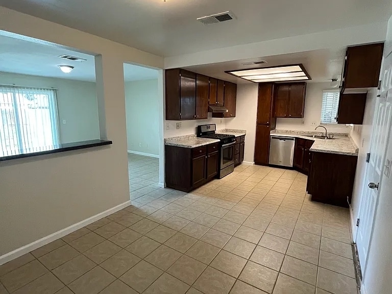 Primary Photo - 37242 Sabal Ave