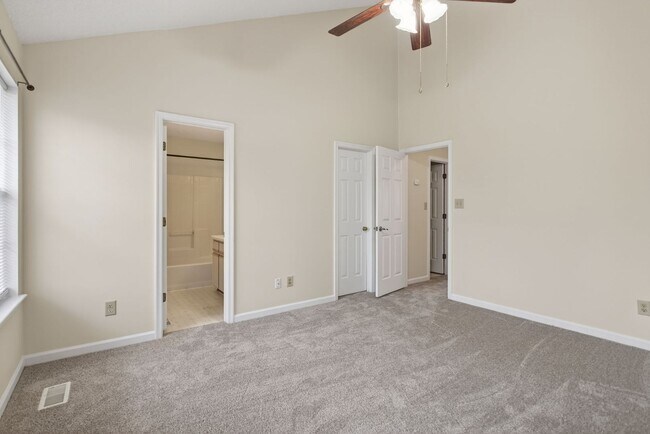 Building Photo - Hampton’s Westview Lakes