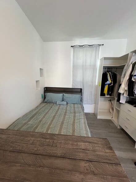 Building Photo - 4170 NE 15th Ave