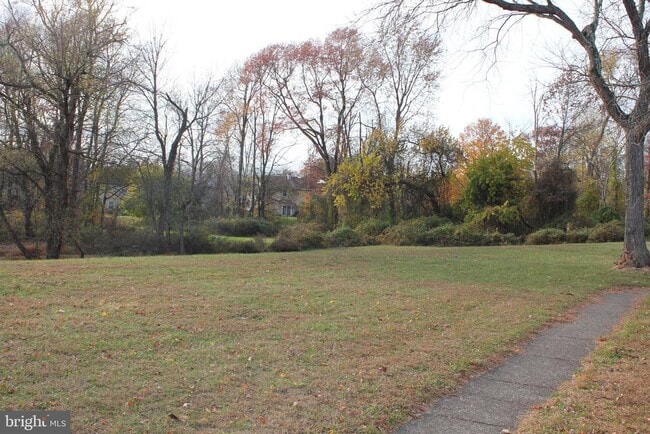 Building Photo - 252 Marble Ct