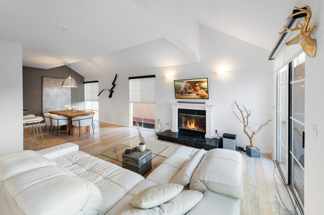 Living Room - 1401 S Bentley Ave