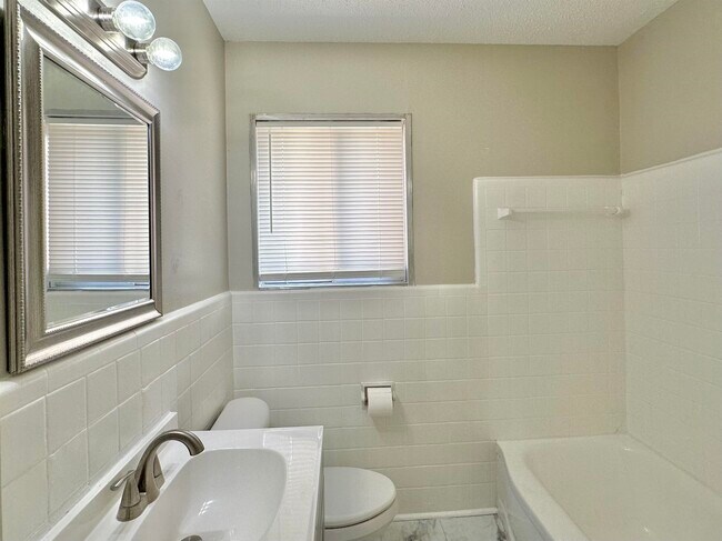 Building Photo - 141 N White Station Rd