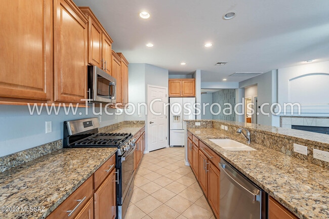 Building Photo - 1254 W Versilia Dr