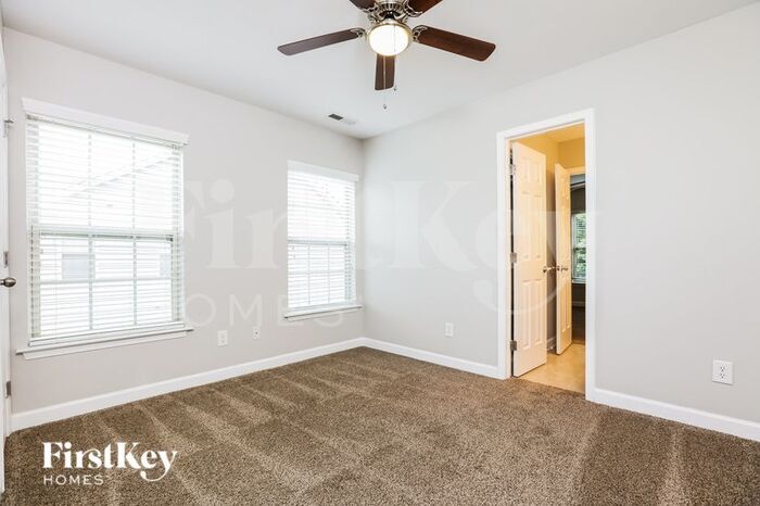 Building Photo - 63 Sugarfield Ln