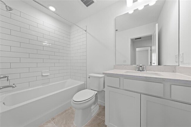 Building Photo - 11240 Blue Bay Dr