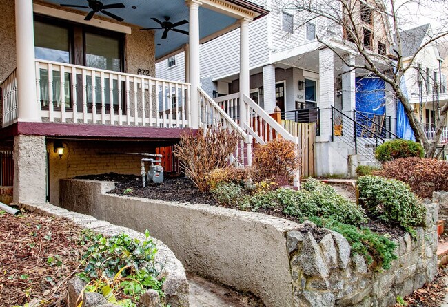 Building Photo - 824 Varnum St NW