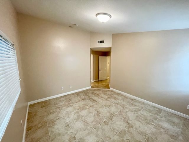 Building Photo - 5220 Holstein St