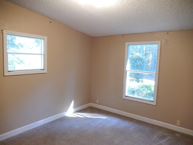 Building Photo - 2542 Rainey Allen Rd