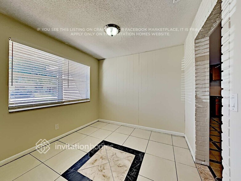 Building Photo - 4725 NW 2nd Ct