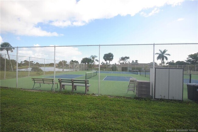 Building Photo - 5333 SE Miles Grant Rd