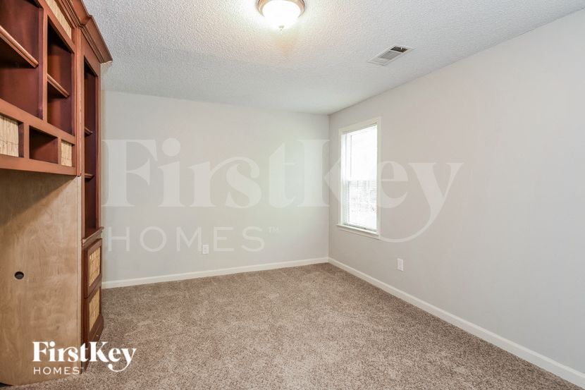 Building Photo - 38 Michael Ct