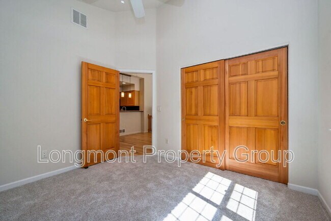 Building Photo - 1333 Charles Dr