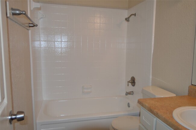 Building Photo - 8100 Creekbend Dr