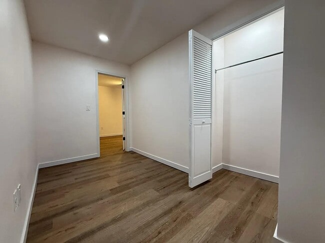 Building Photo - 1919 Willow Ave