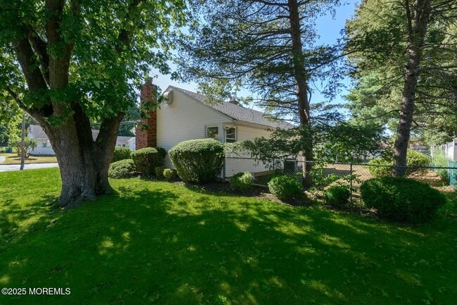 Building Photo - 361 Meadowbrook Ave
