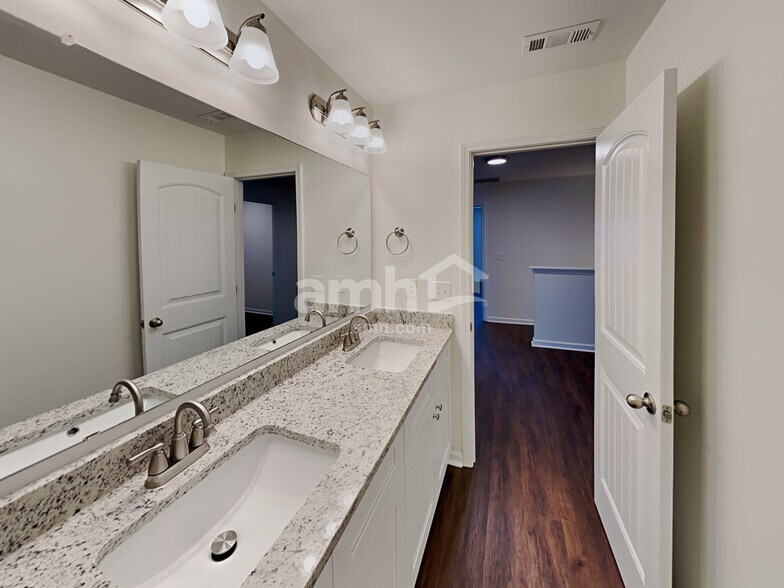 Building Photo - 631 Sunflower Dr