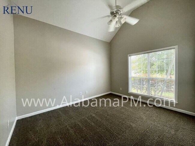 Building Photo - NEW PRICE!!