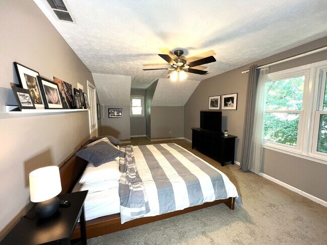 Building Photo - 3324 Devaughn Dr