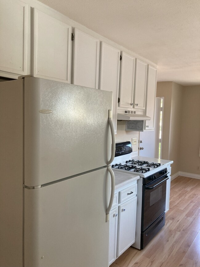 Building Photo - 3930 San Lorenzo Ct