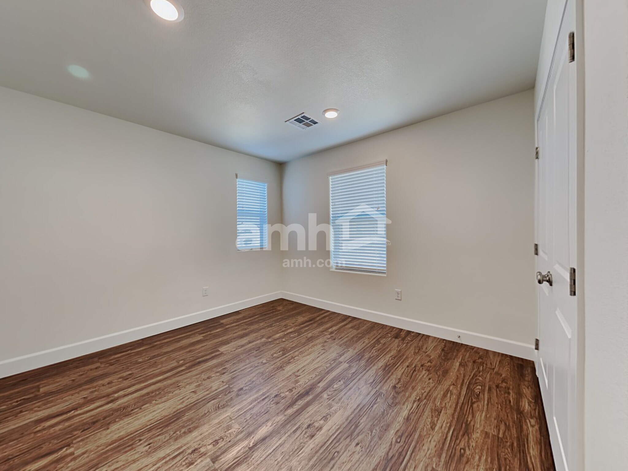 Building Photo - 4739 Tree Swing St