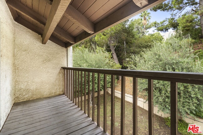 Building Photo - 9351 Via Crema