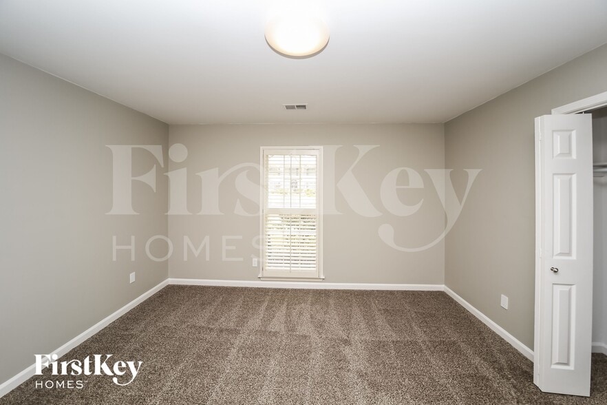 Building Photo - 6705 Kirby Trace Cove