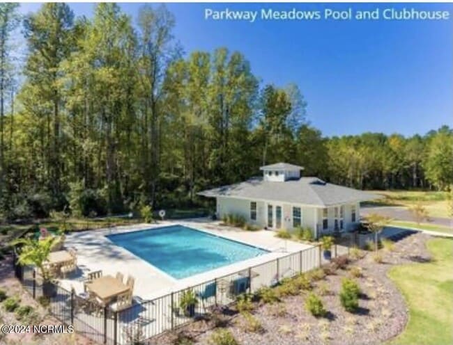 Building Photo - 412 Palisades Dr