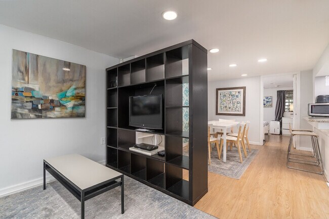 Primary Photo - 2122 18th St NW