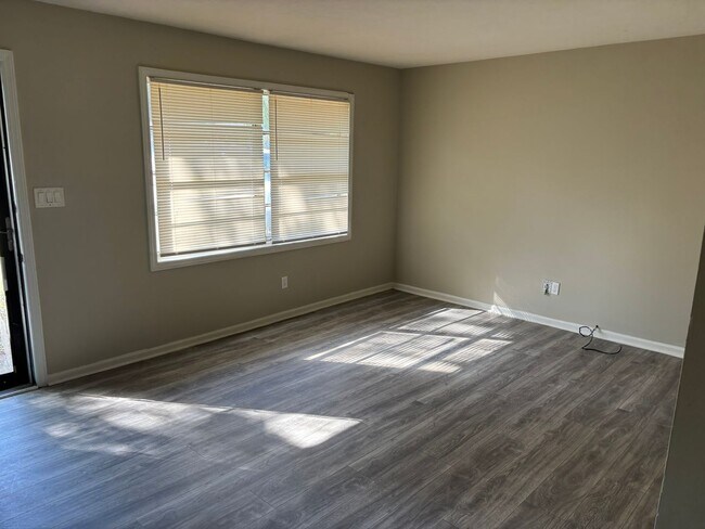 Building Photo - 1507 Celia Dr