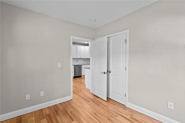 Building Photo - 376 Arnolds Neck Dr