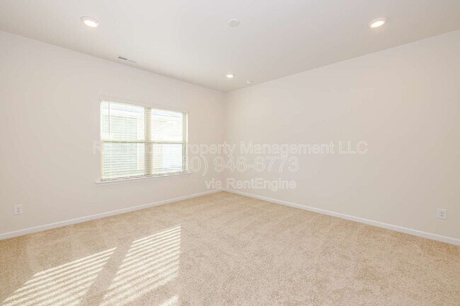 Building Photo - 317 Planters Trace Ln