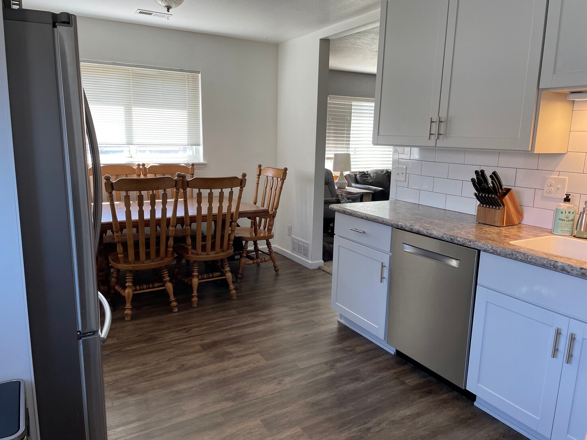 Dining/kitchen - 9291 High St