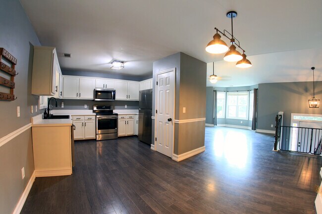 Building Photo - 84 Indian Hills Dr