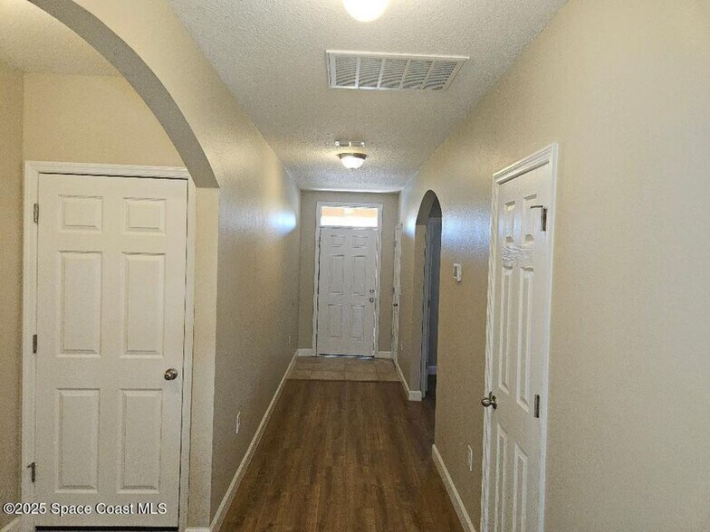 Foyer - 4640 Pagosa Springs Cir