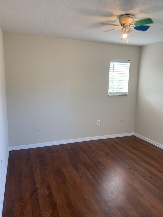 Building Photo - 145 Southampton Dr