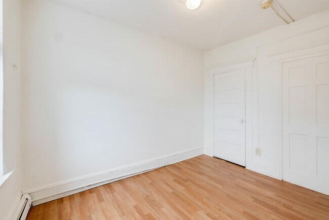 Building Photo - 572 West Side Ave