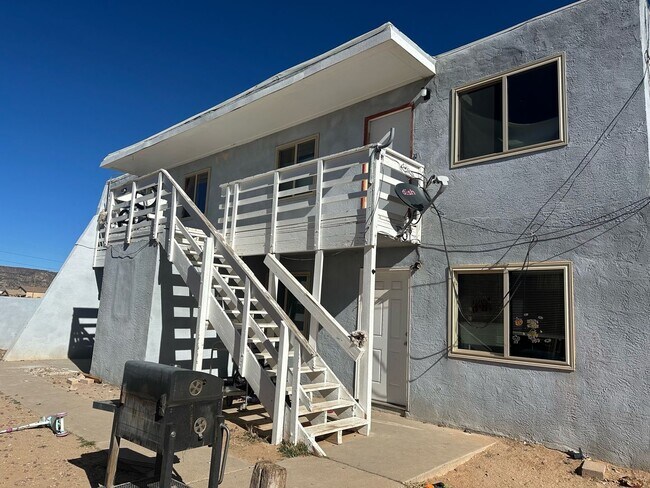 Building Photo - 1277 Jelso Ave