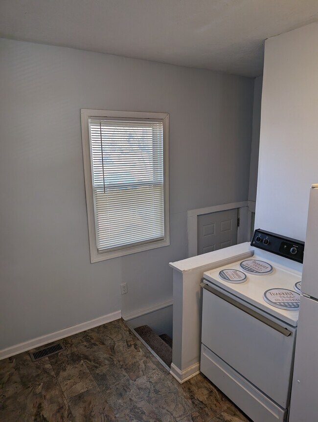 Kitchen to downstairs / backdoor - 830 Y St